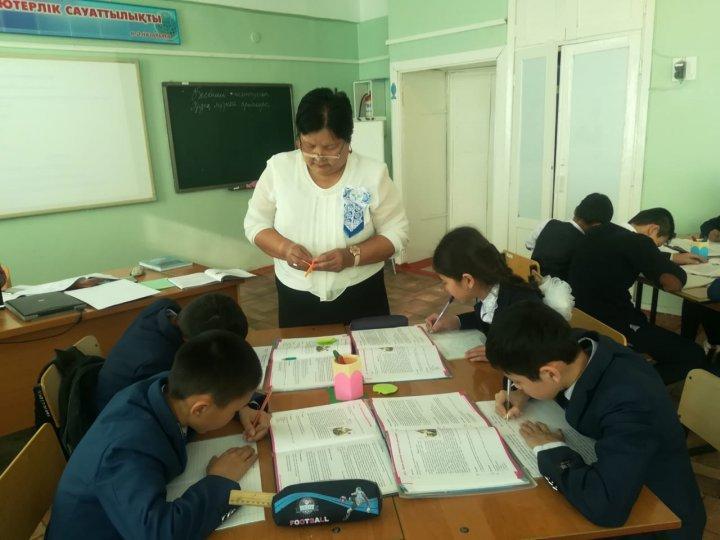 Ш.Уәлиханов атындағы орта мектебінде Қоғамдық -гуманитарлық пәндер бірлестігінің онкүндігі 