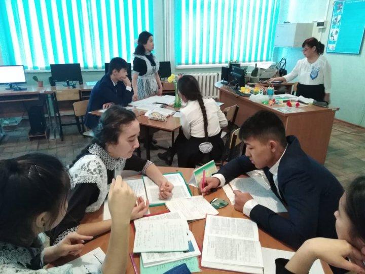 Ш.Уәлиханов атындағы орта мектебінде Қоғамдық -гуманитарлық пәндер бірлестігінің онкүндігі 