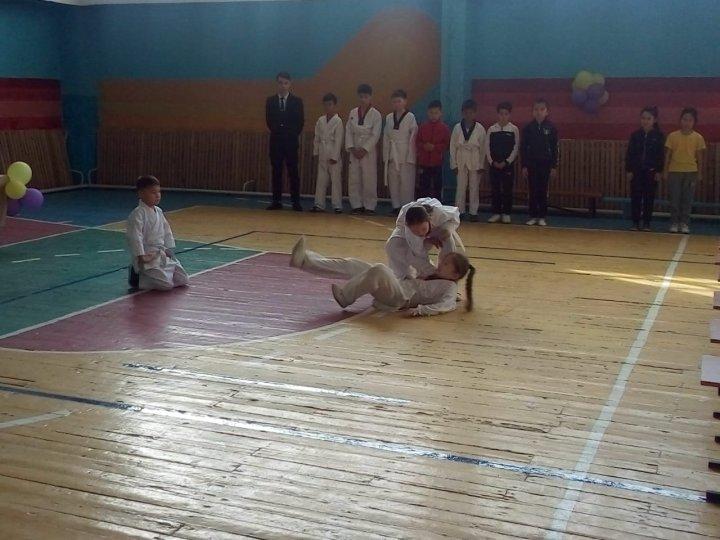 "Болашаққа бағдар, рухани жаңғыру" бағдарламасы аясында, оқушылар арасында тхэвандо спорт түрінен өткізілген жарыс